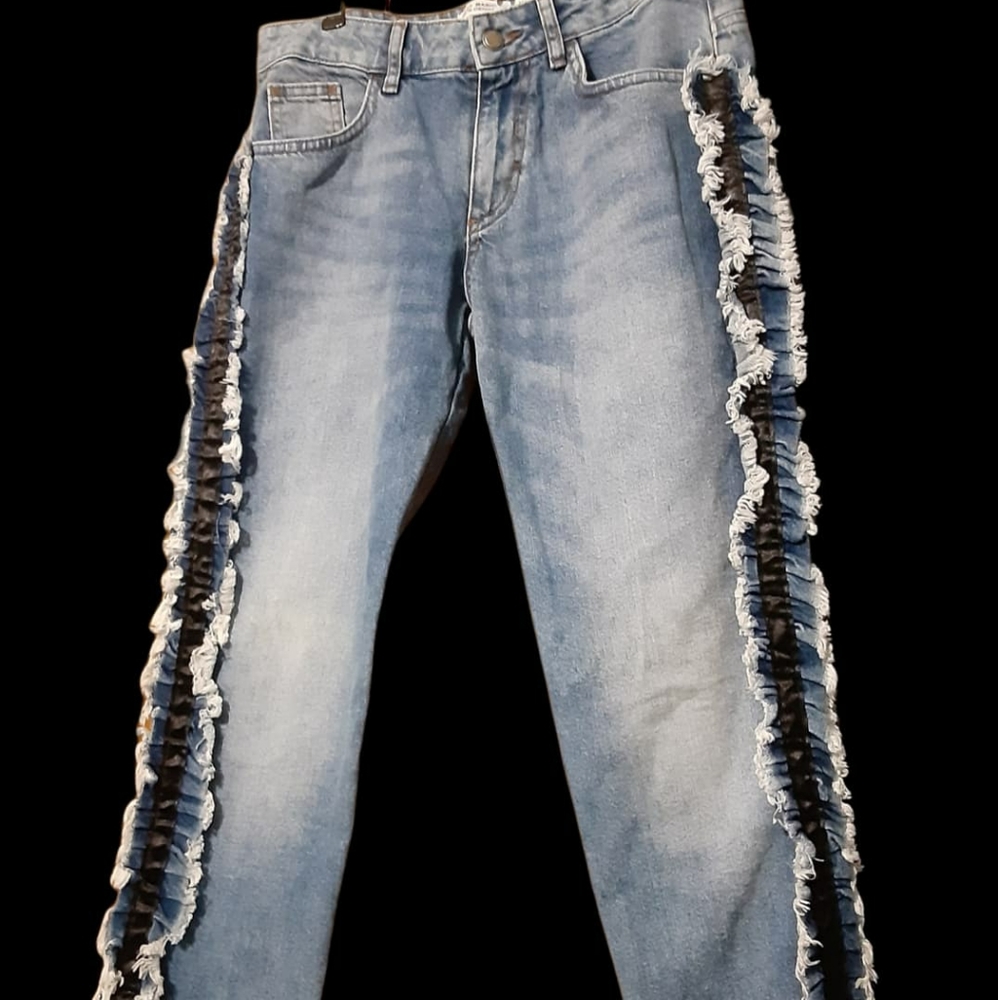 NWOT Z1975 Ruffle Boyfriend Jeans